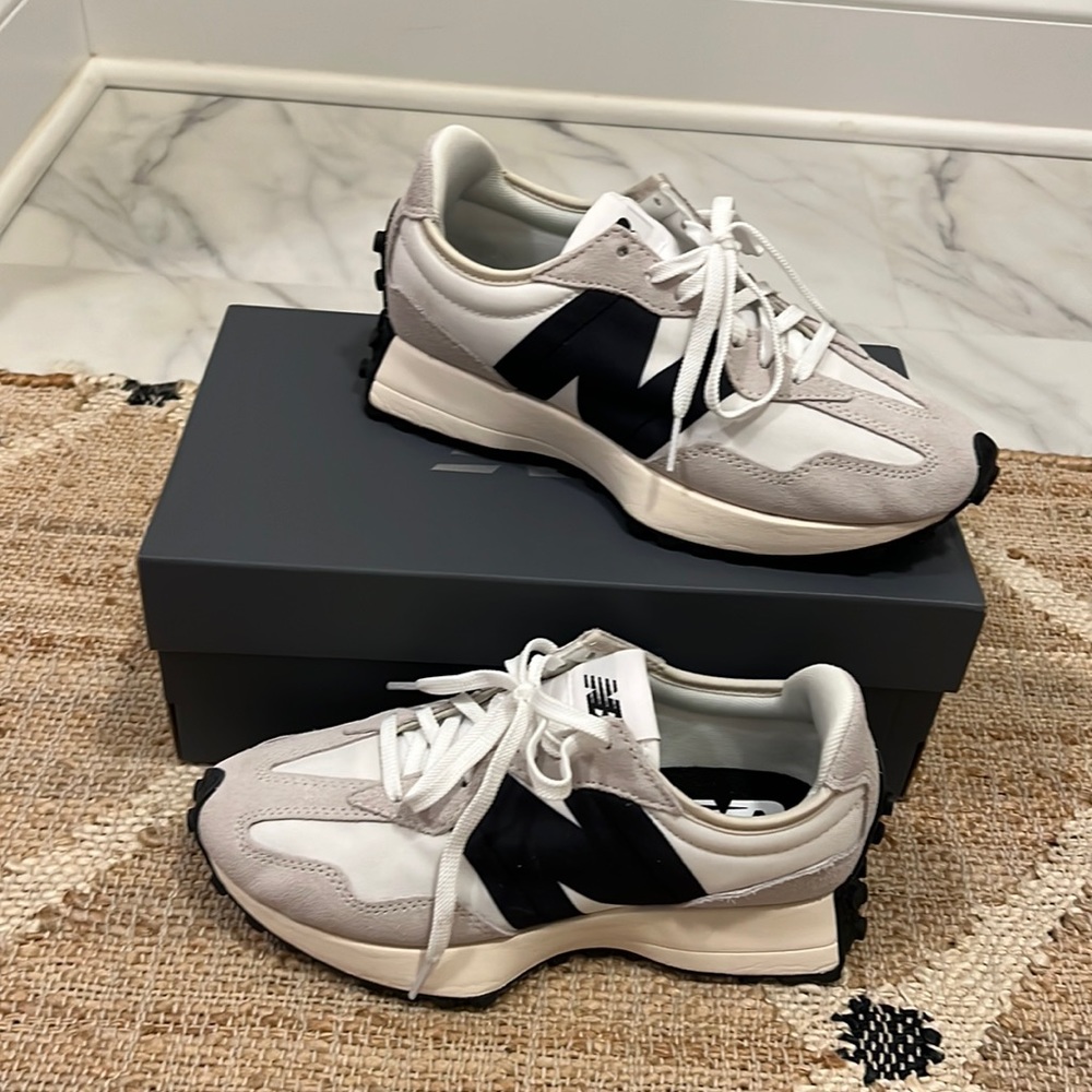 Brand new in box New Balance 327 Size 7.